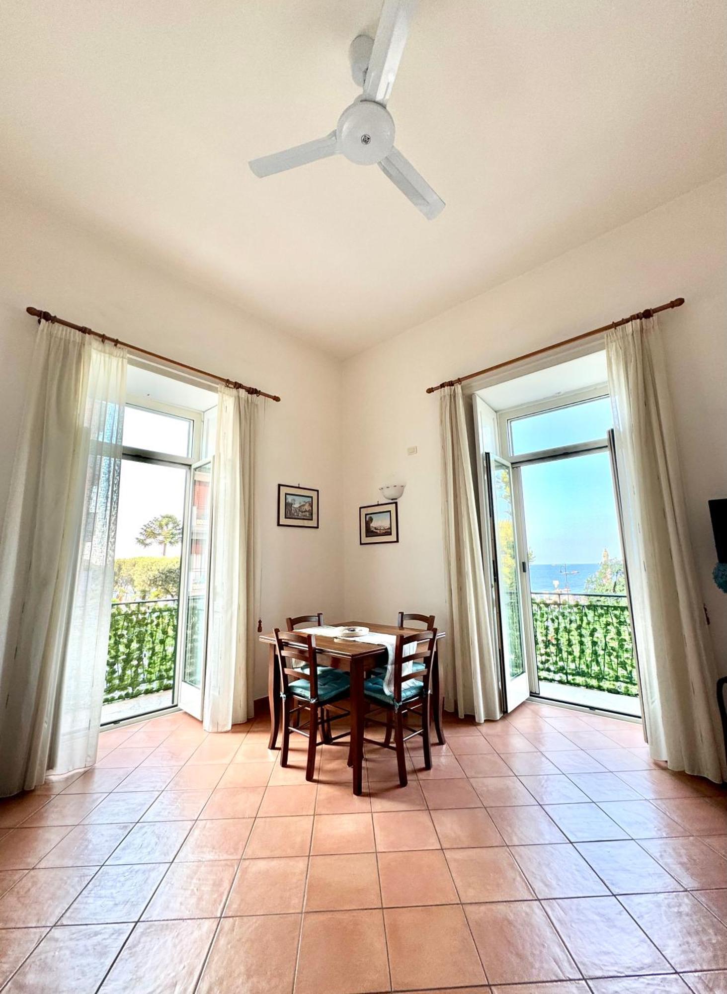 Villa Uno Sguardo Sul Mare Maiori Exterior foto